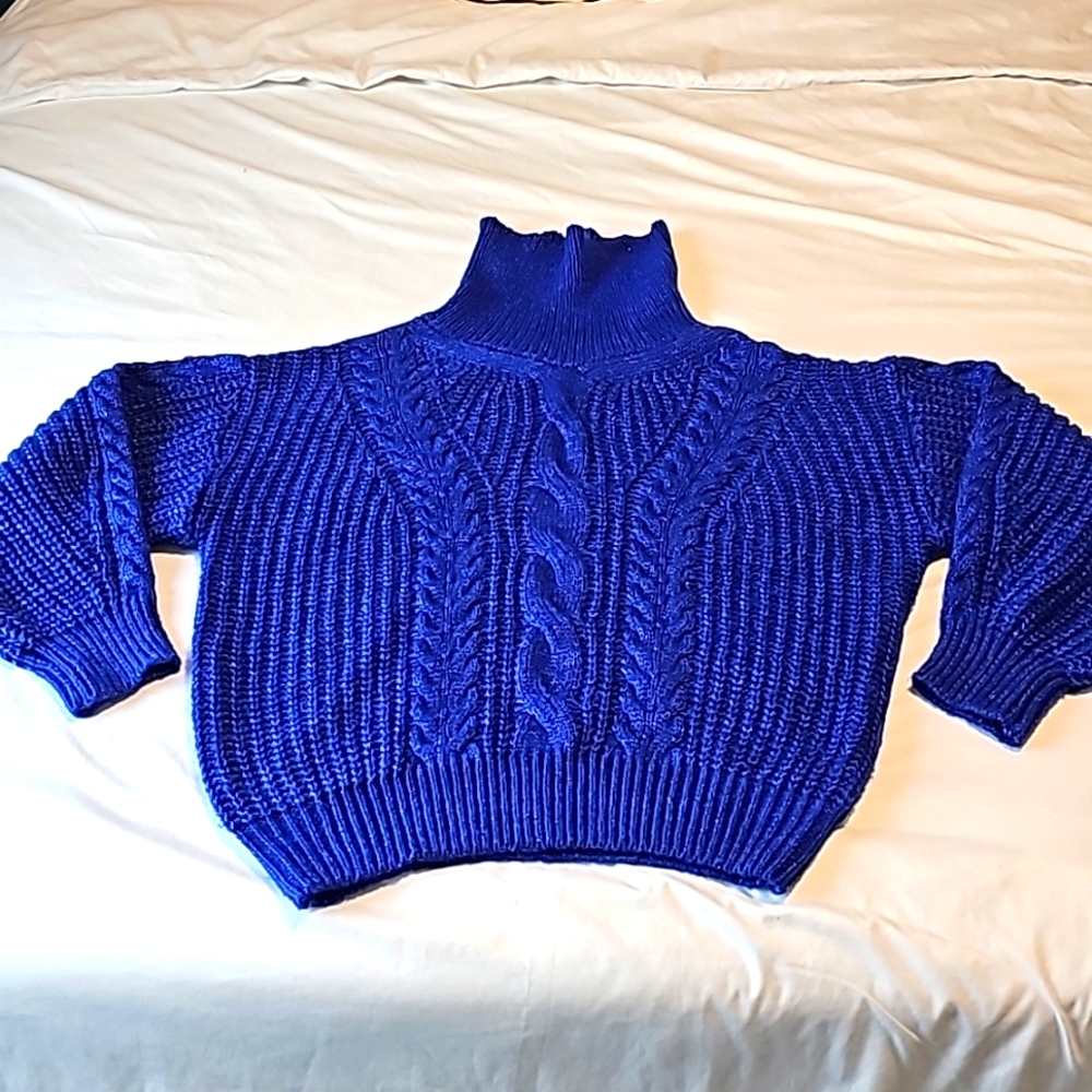 Oversized chunky blue knit sweater
